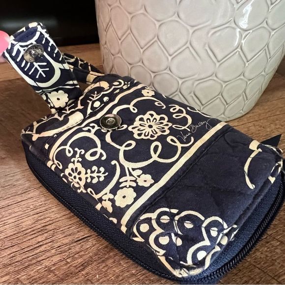 EUC—Vera Bradley All in One Wristlet Navy blue - Picture 5 of 11